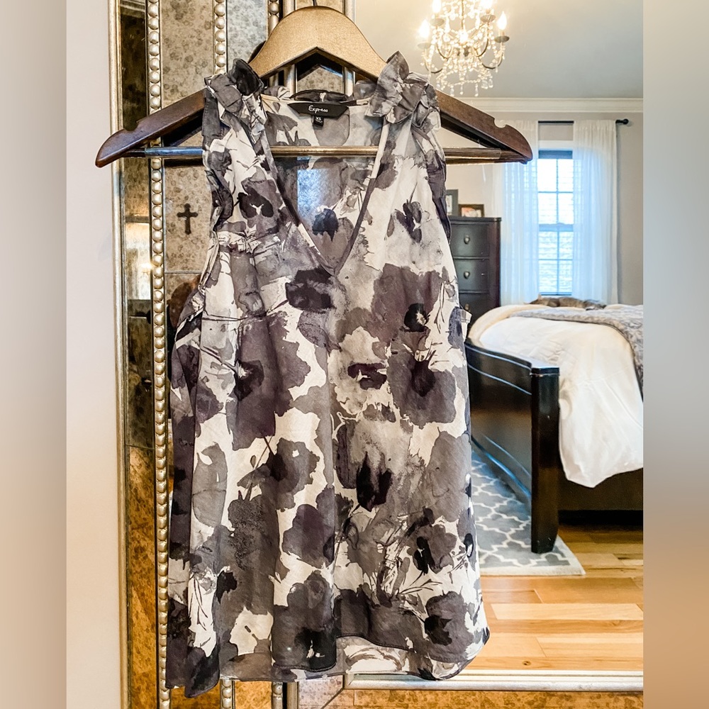 Express Gray Floral Flowy Tank Top - XS